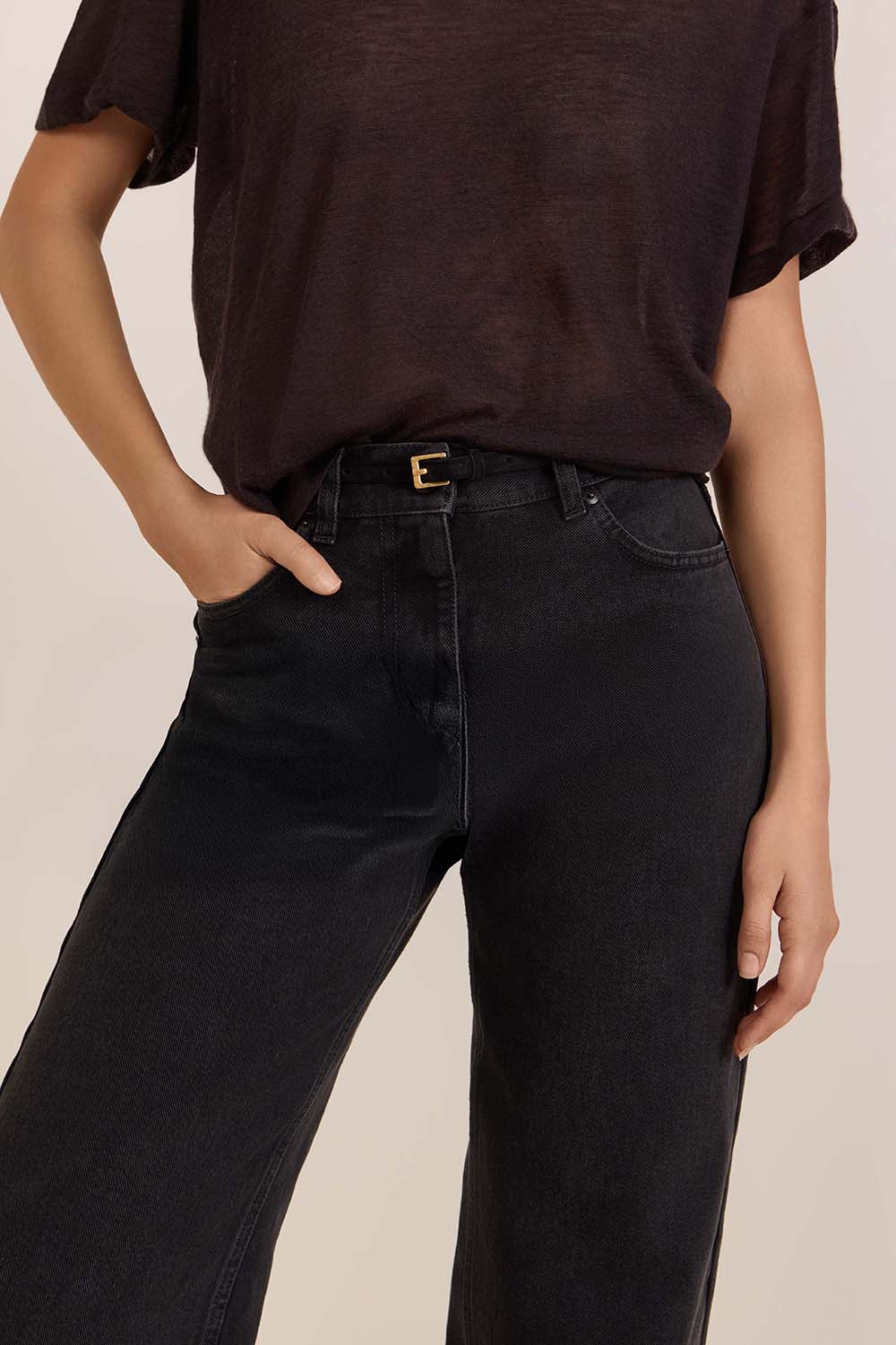 תמונת כל הלוק של חגורת קטיפה